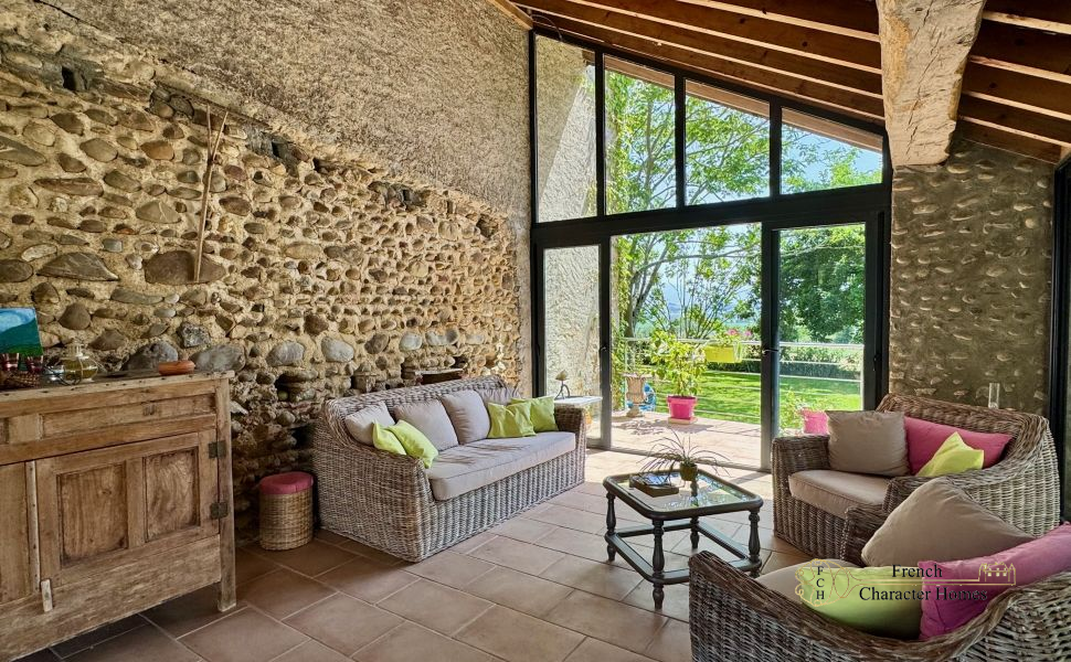 Elegant 19th-Century Béarnaise Estate with Mountain Views and Exceptional Stone Barns