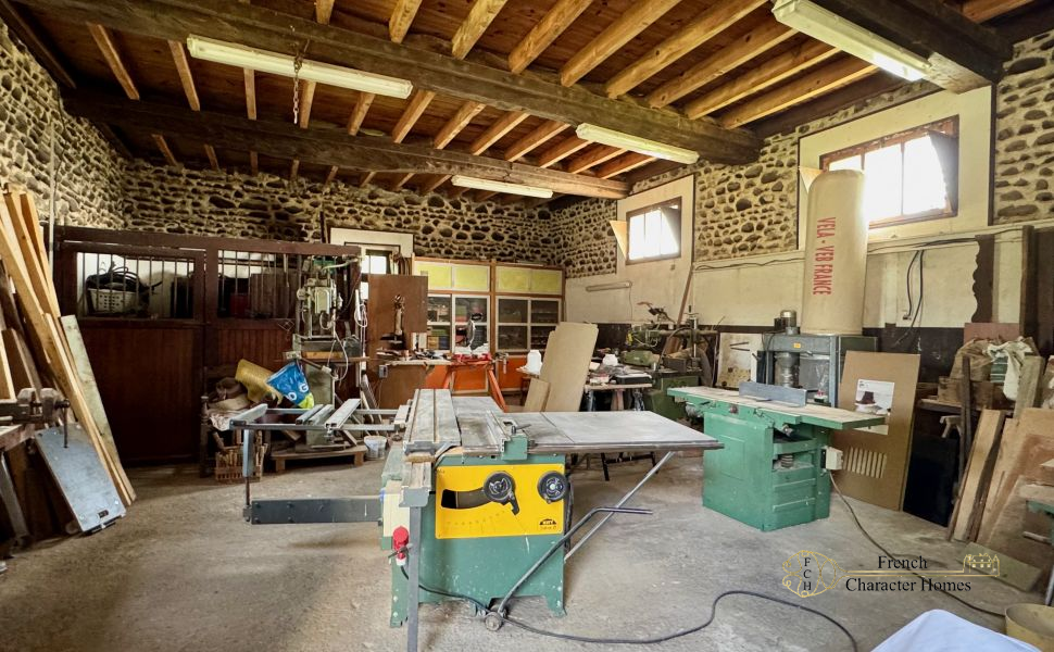 Elegant 19th-Century Béarnaise Estate with Mountain Views and Exceptional Stone Barns