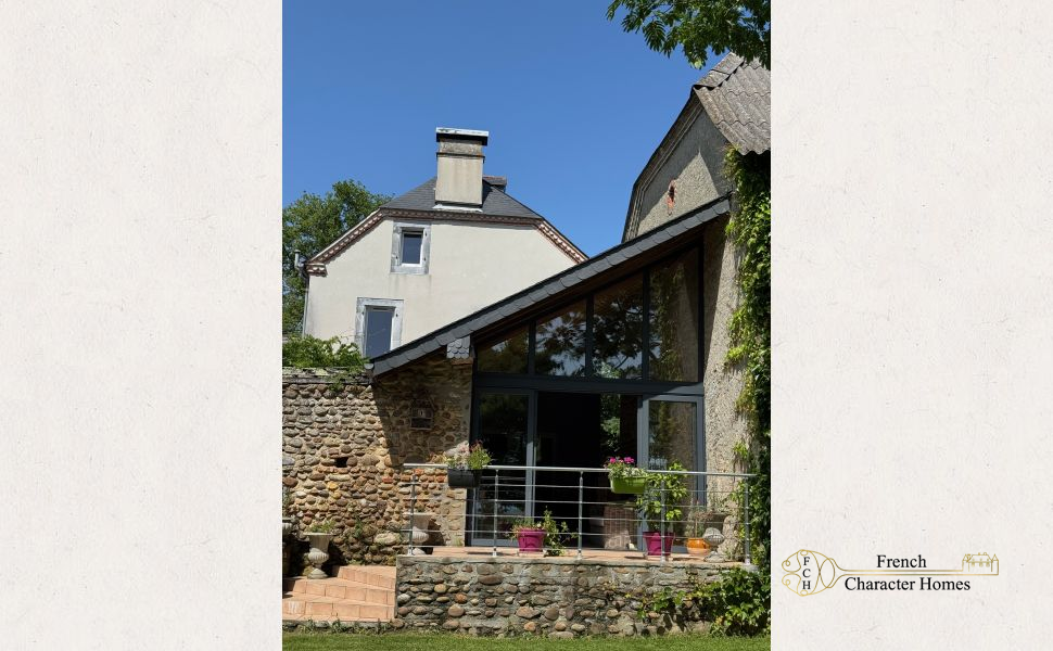 Elegant 19th-Century Béarnaise Estate with Mountain Views and Exceptional Stone Barns