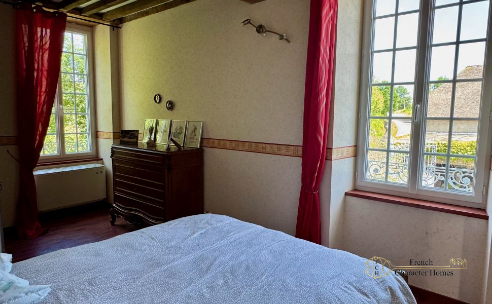 Elegant 19th-Century Béarnaise Estate with Mountain Views and Exceptional Stone Barns