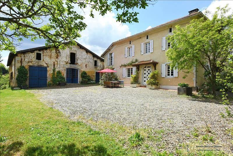 Peaceful Hilltop Farmhouse with 6 bedrooms, 1.2ha and Pool For Sale